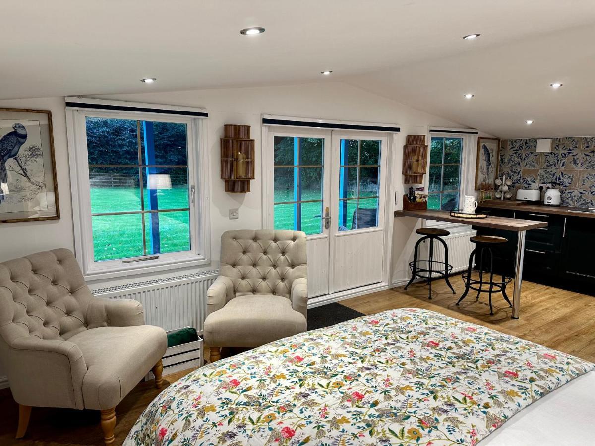 Oak View Lodge: Cosy, Countryside Retreat Maybole Bagian luar foto